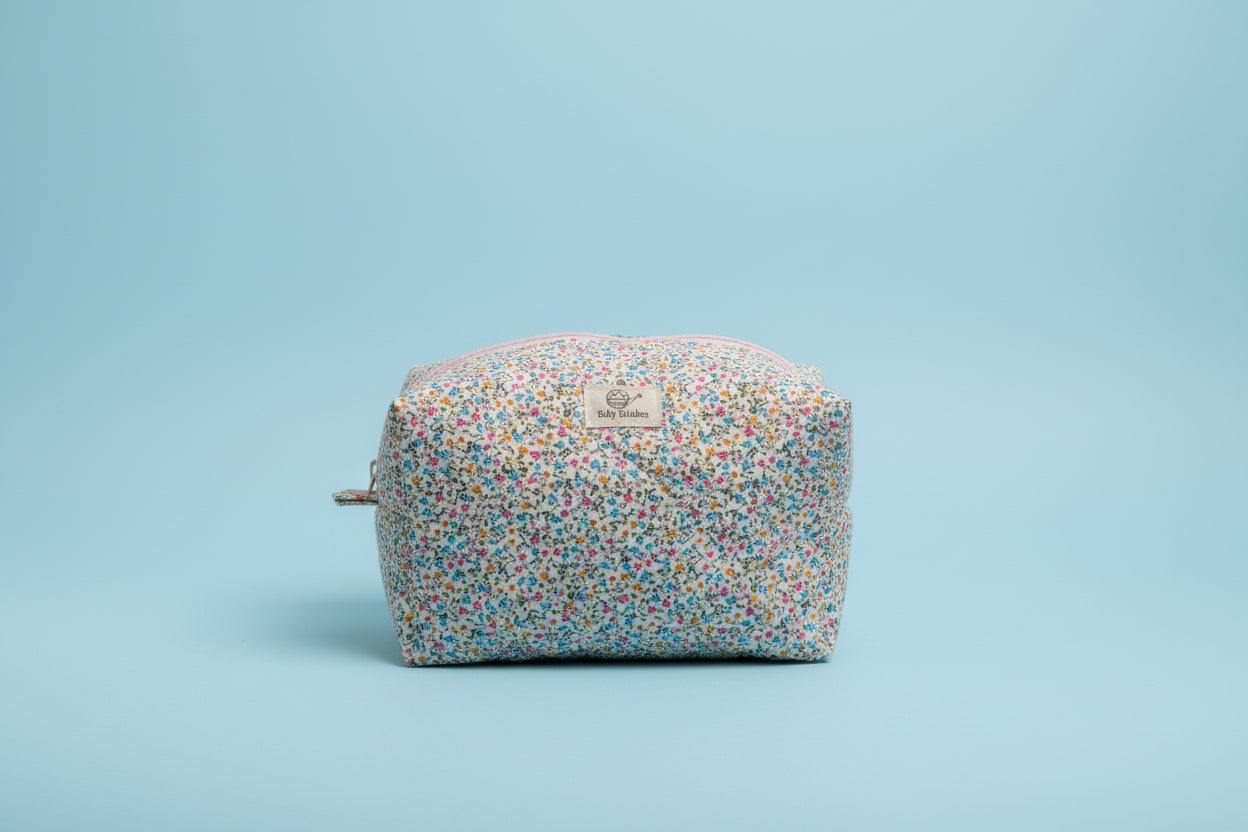 Large Travel boxy pouch